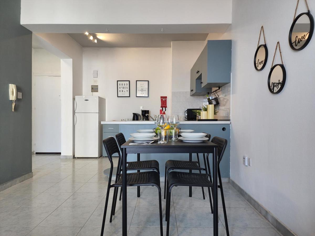 Kay'S City & Seaview One Bedroom Apartment Larnaca Esterno foto