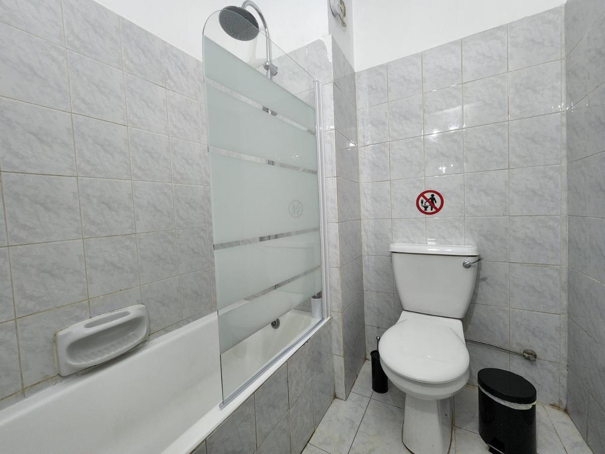 Kay'S City & Seaview One Bedroom Apartment Larnaca Esterno foto