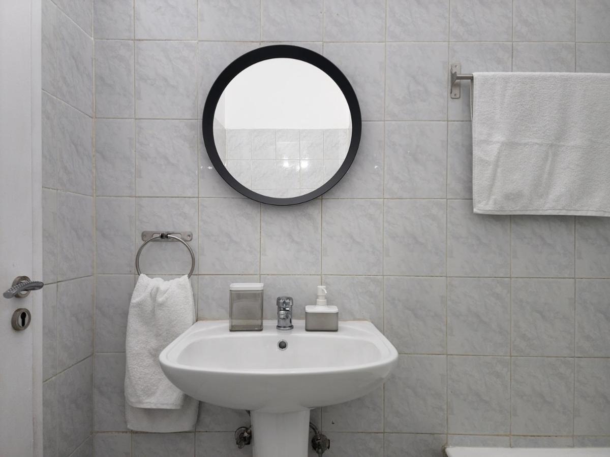Kay'S City & Seaview One Bedroom Apartment Larnaca Esterno foto