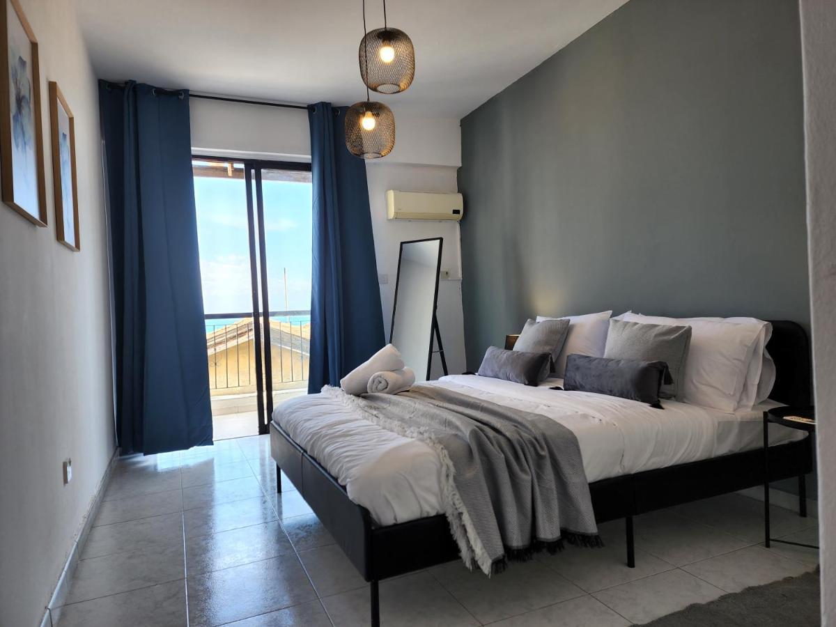 Kay'S City & Seaview One Bedroom Apartment Larnaca Esterno foto